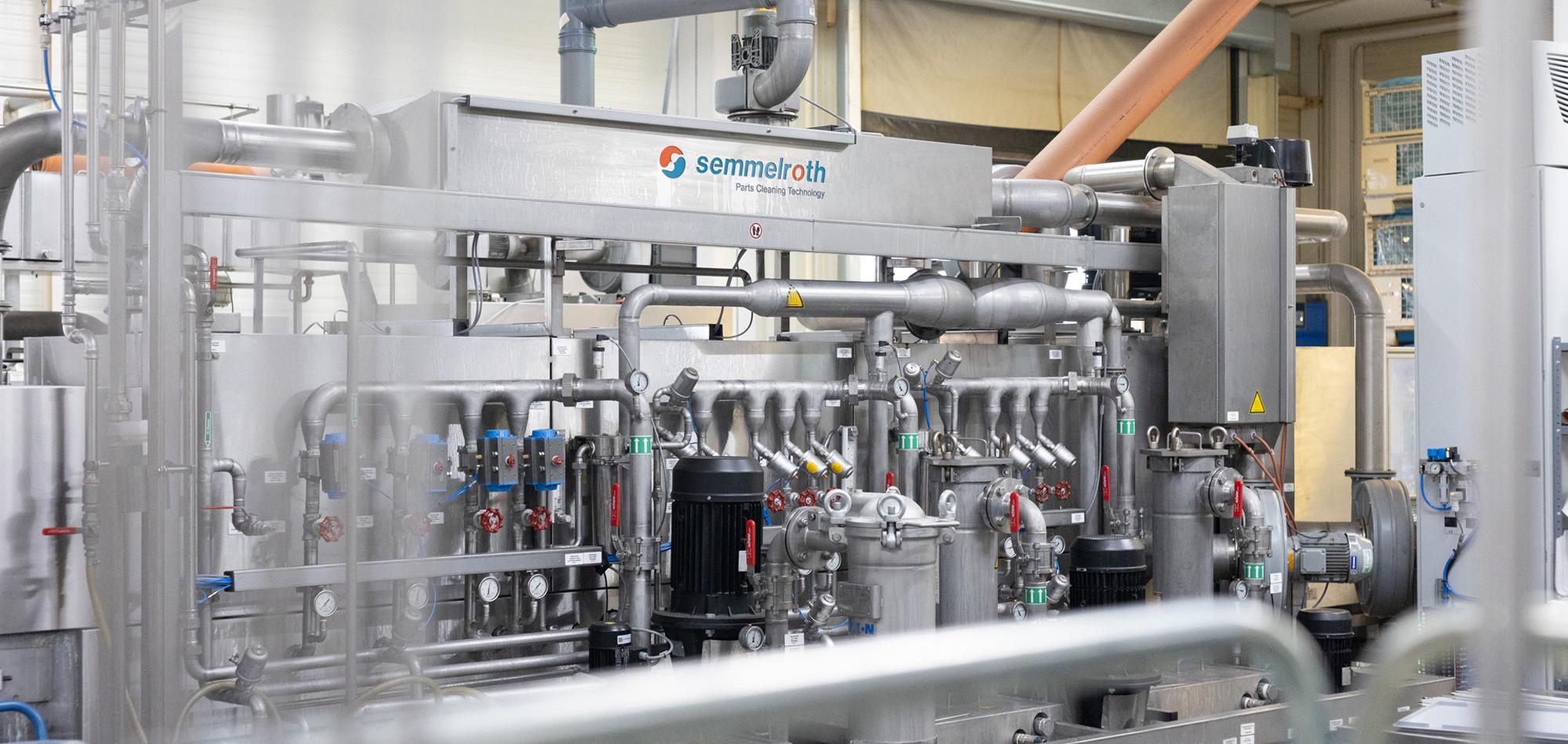 Im Bereich Anlagentechnik entwickeln und fertigen wir maßgeschneiderte Reinigungsmaschinen für die industrielle Teilereinigung